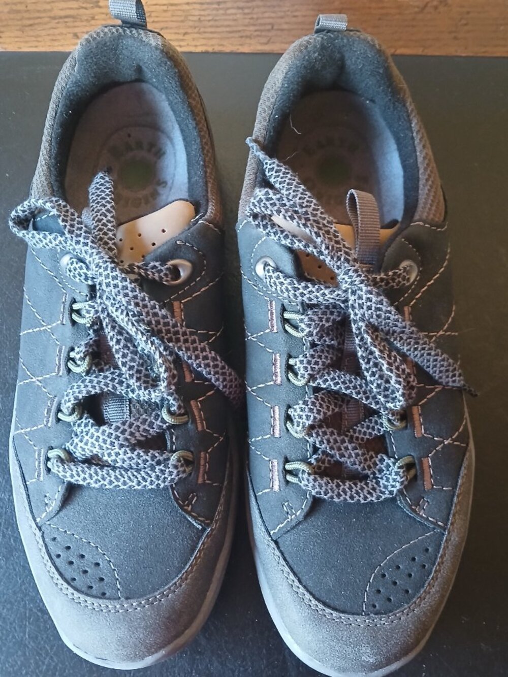 EUC Vintage Earth Origins Flinn Sneaker/Walking Shoe, Size 6.5M